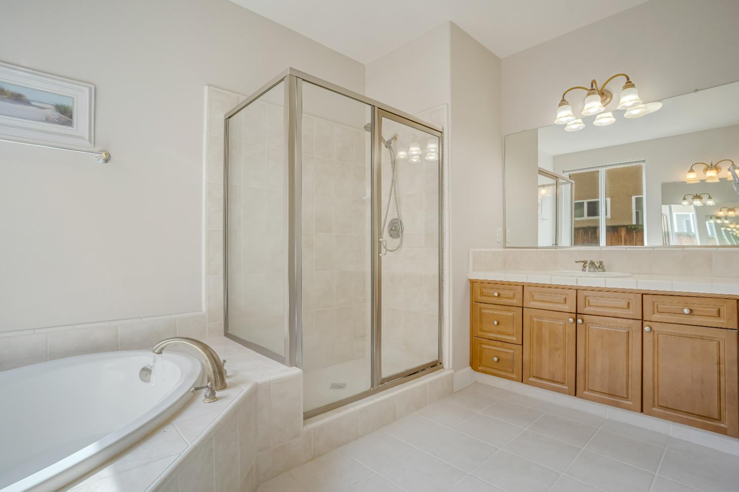 6126 W Los Altos Ave, Fresno, CA 93722