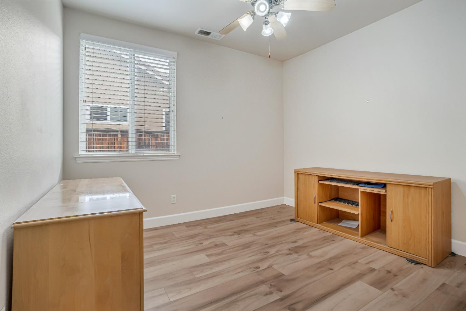 6126 W Los Altos Ave, Fresno, CA 93722