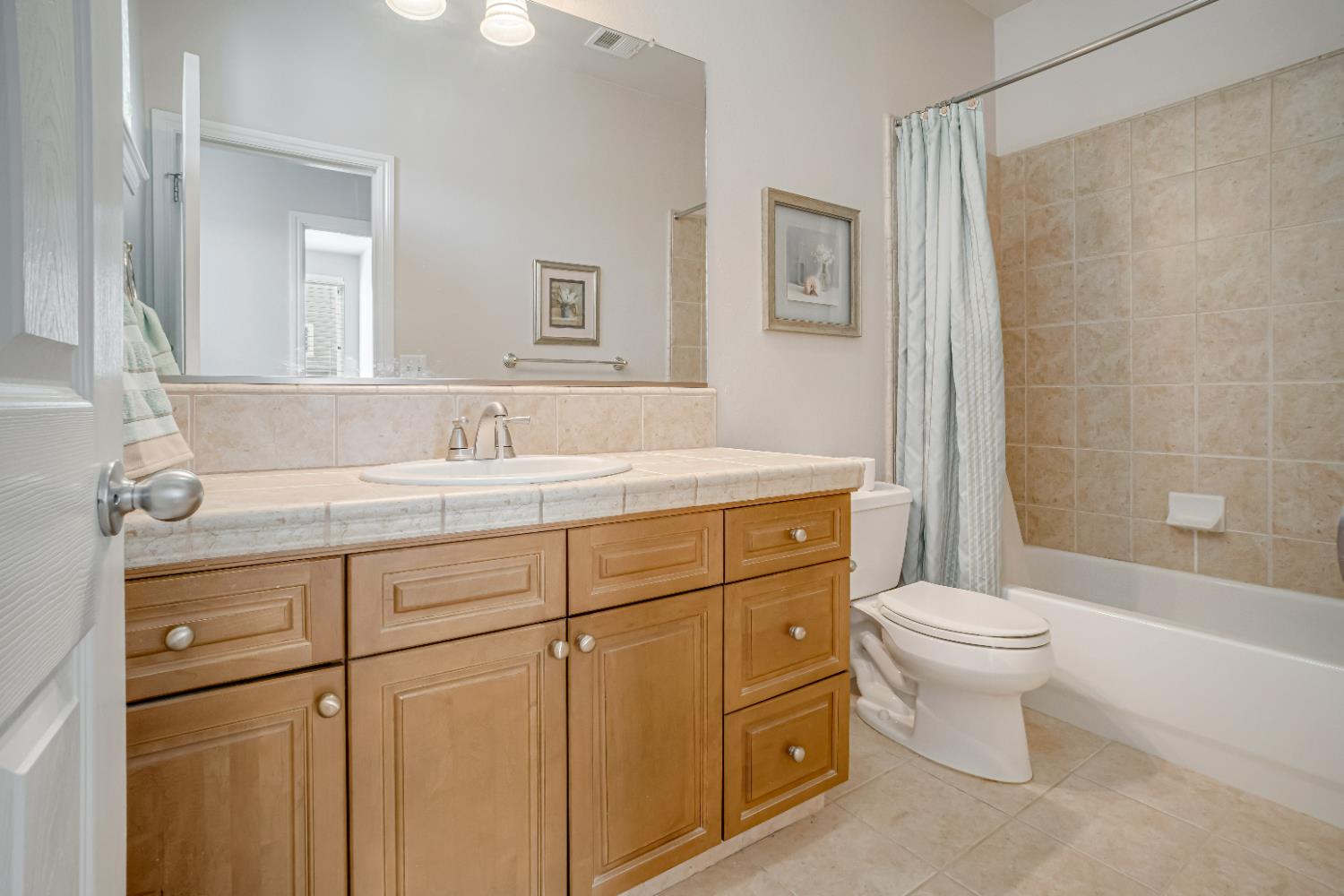 6126 W Los Altos Ave, Fresno, CA 93722