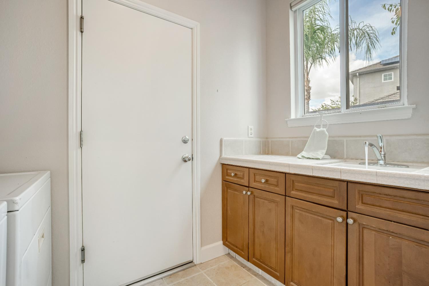 6126 W Los Altos Ave, Fresno, CA 93722