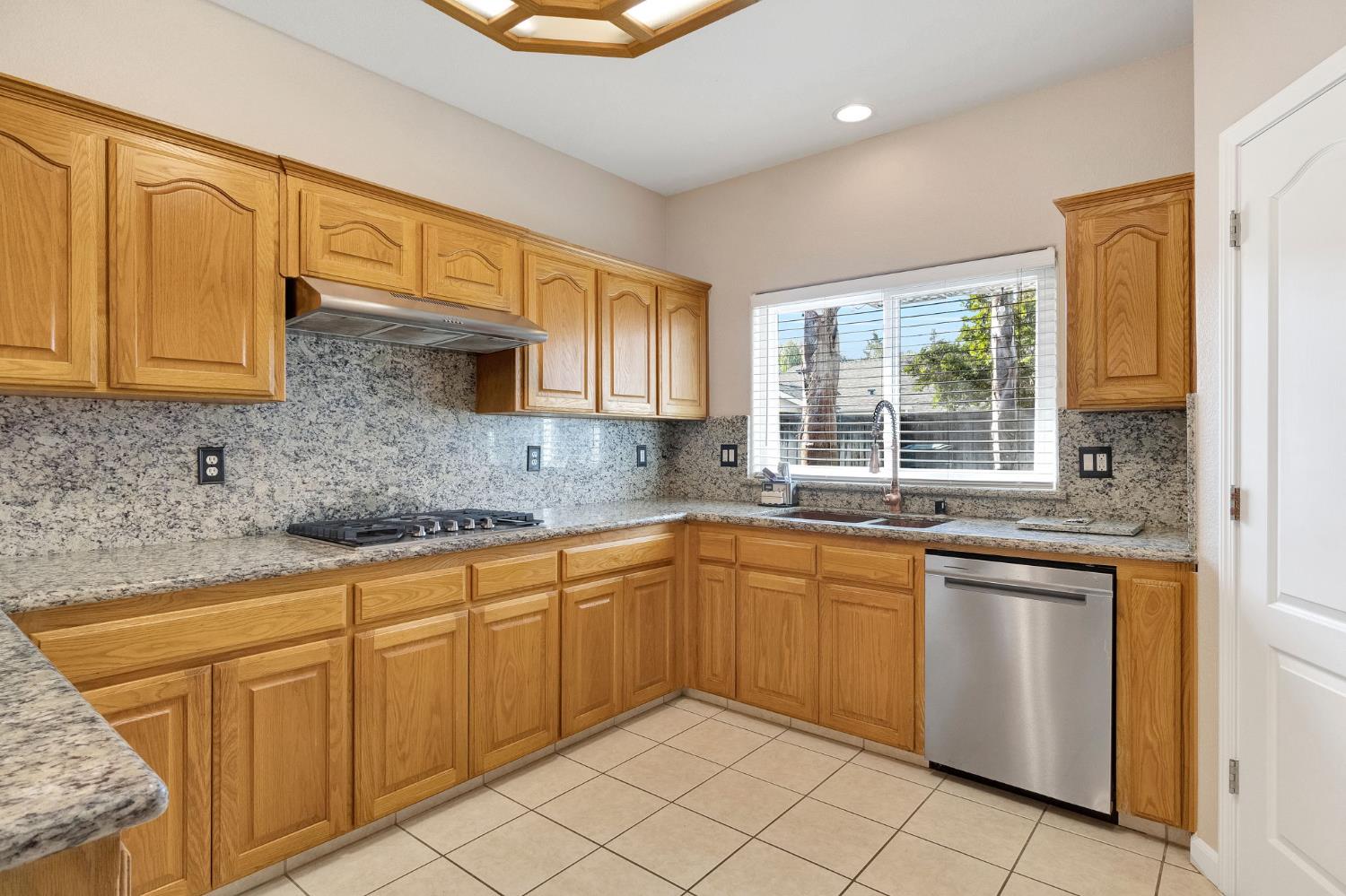 4681 W Morris Ave, Fresno, CA 93722