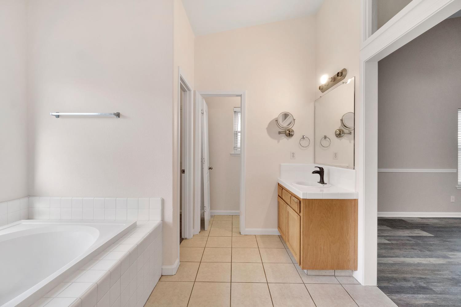 4681 W Morris Ave, Fresno, CA 93722