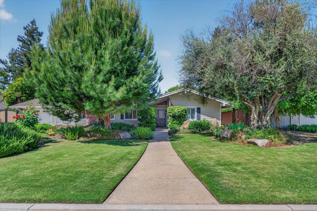 3132 W Alluvial Ave, Fresno, CA 93711