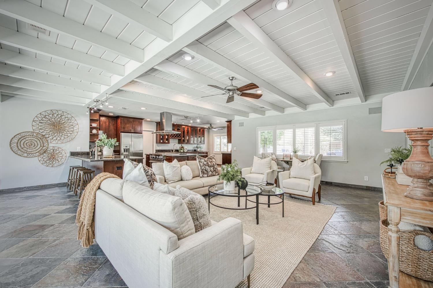 2530 W Dovewood Ln, Fresno, CA 93711