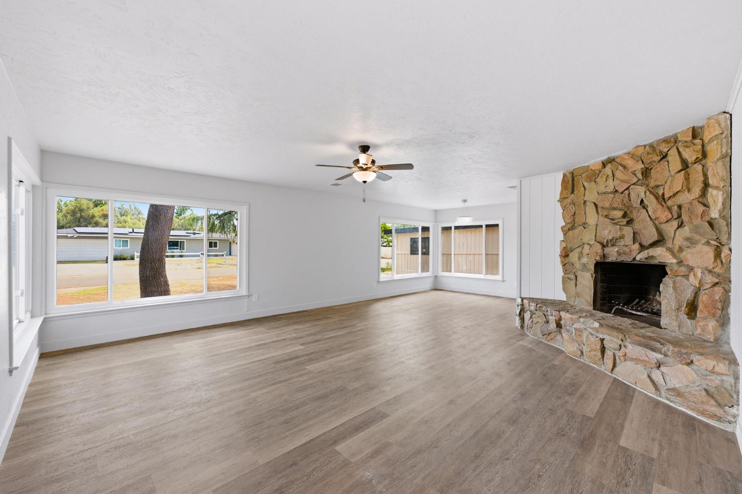 4205 Ralph Ln N, Fresno, CA 93727