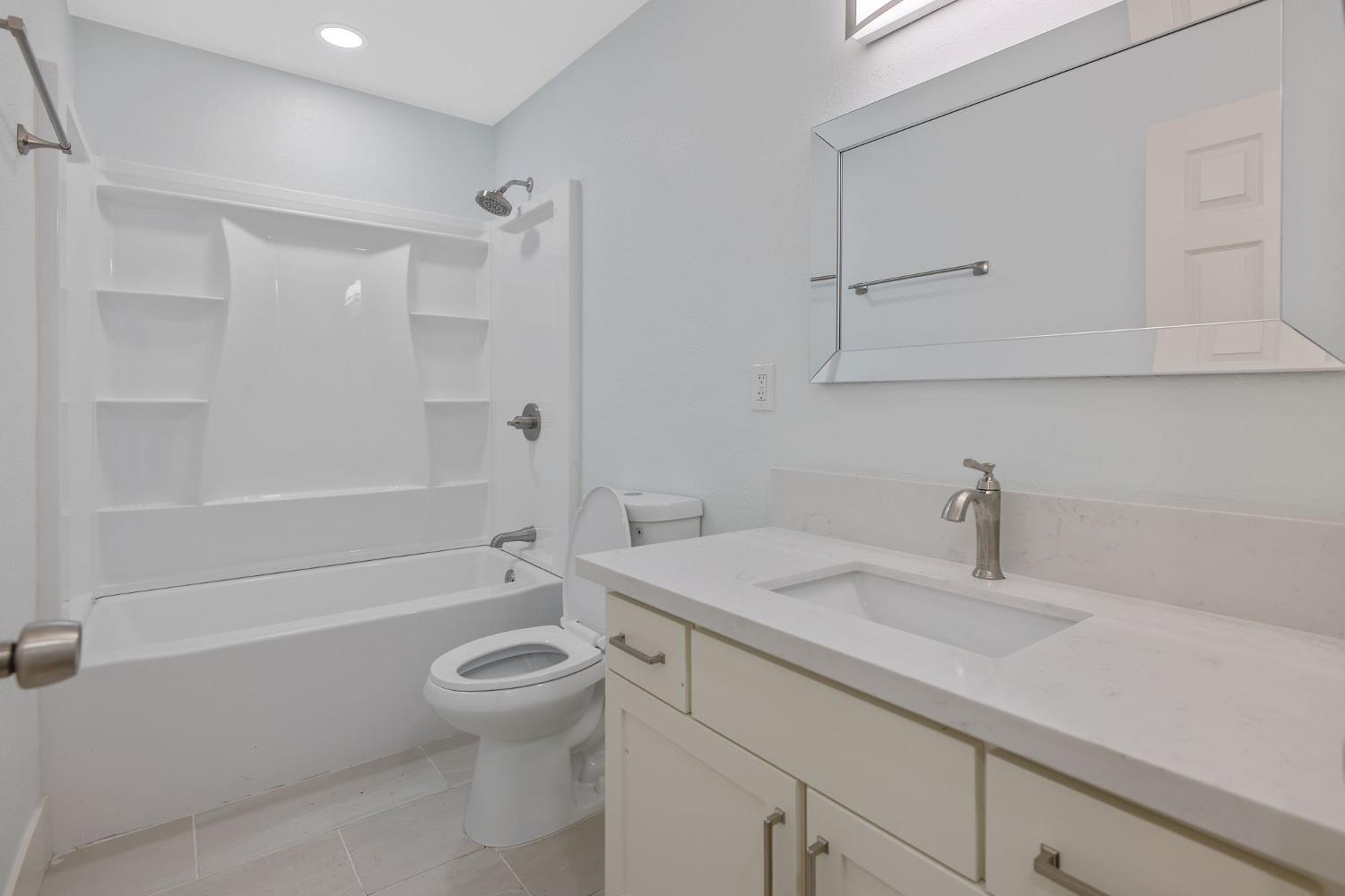 2673 S Bardell Ave, Fresno, CA 93706