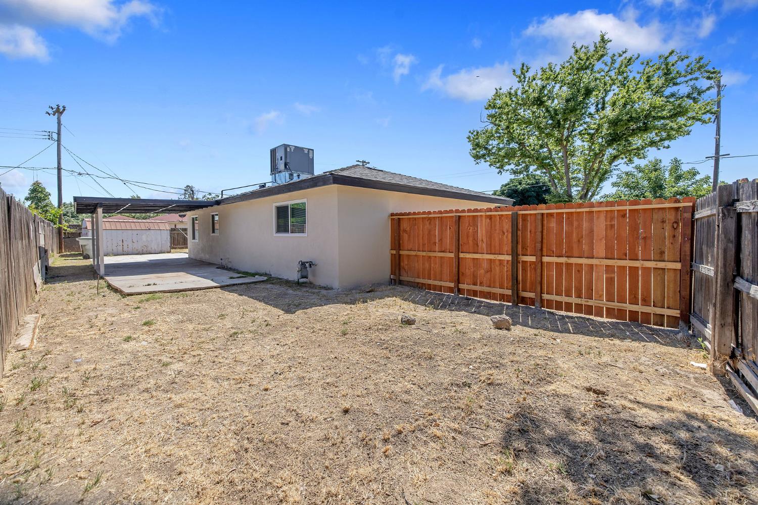 2673 S Bardell Ave, Fresno, CA 93706
