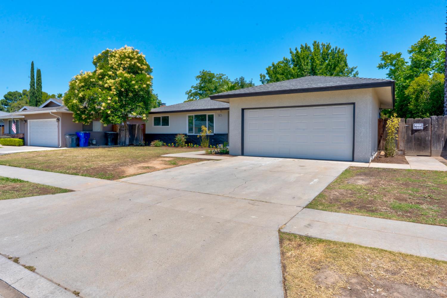 2852 E Paul Ave, Fresno, CA 93710