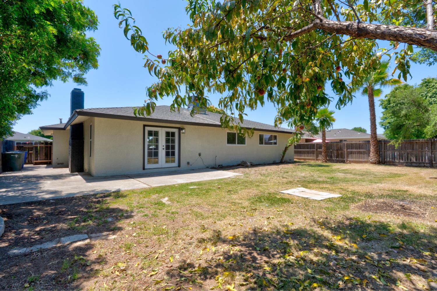 2852 E Paul Ave, Fresno, CA 93710