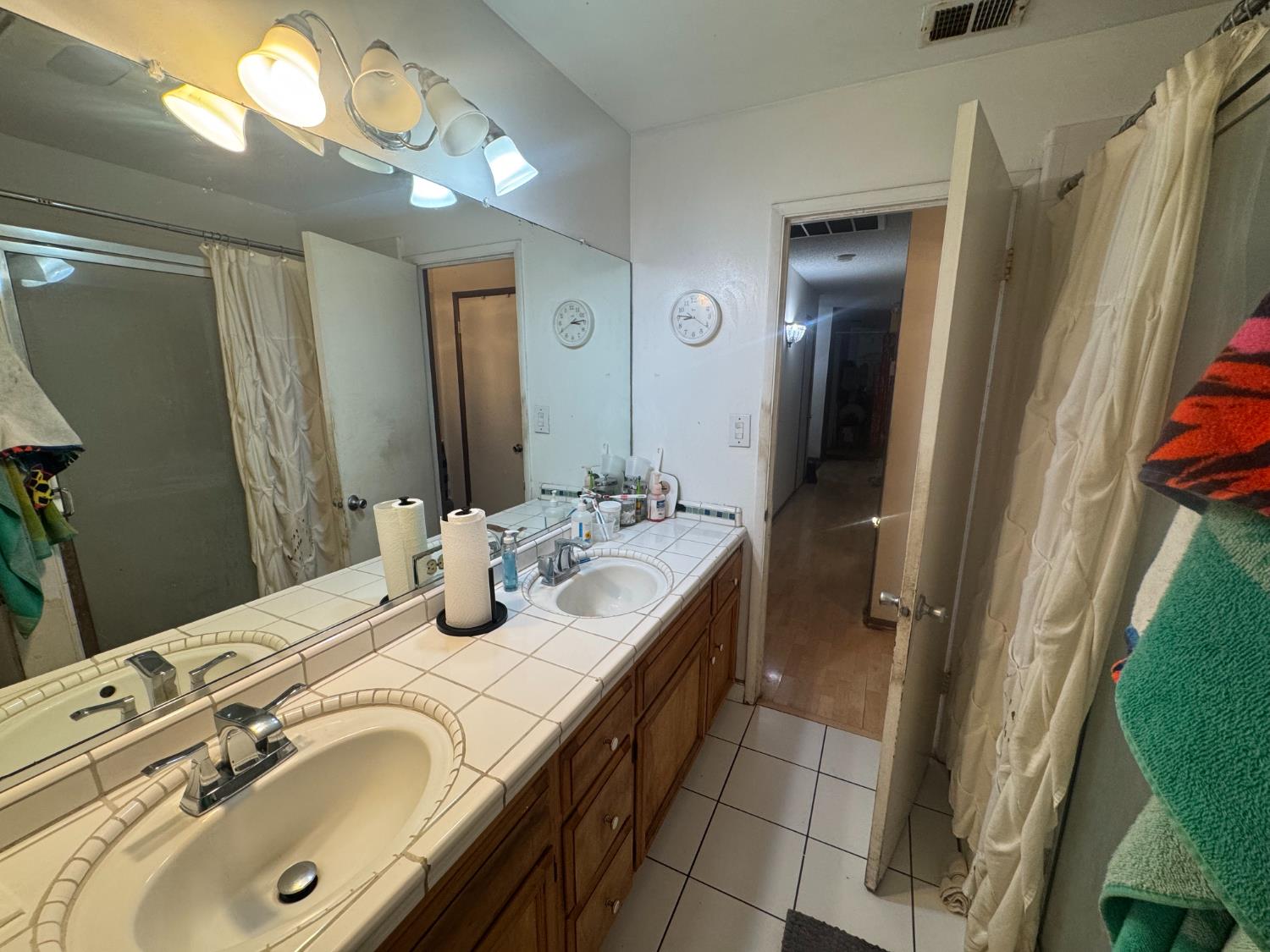 2047 E Palo Alto Ave, Fresno, CA 93710