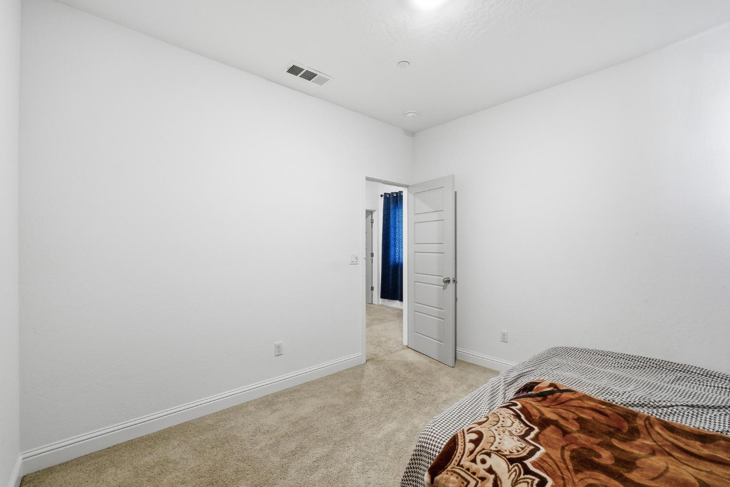 7052 W Poe Ave, Fresno, CA 93723
