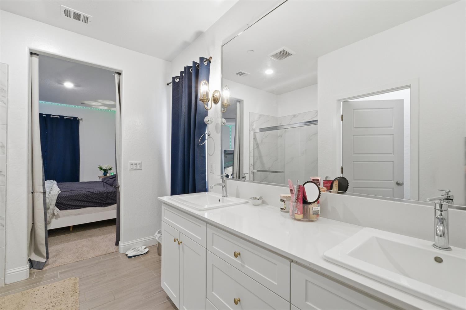 7052 W Poe Ave, Fresno, CA 93723