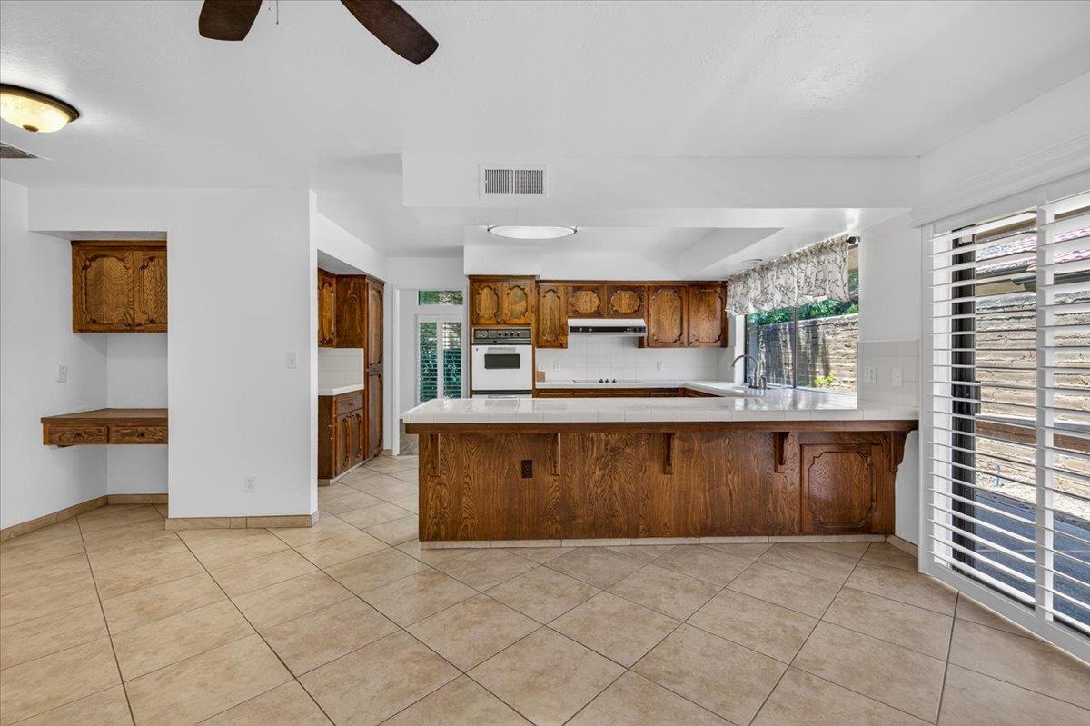 5564 N El Adobe Dr, Fresno, CA 93711
