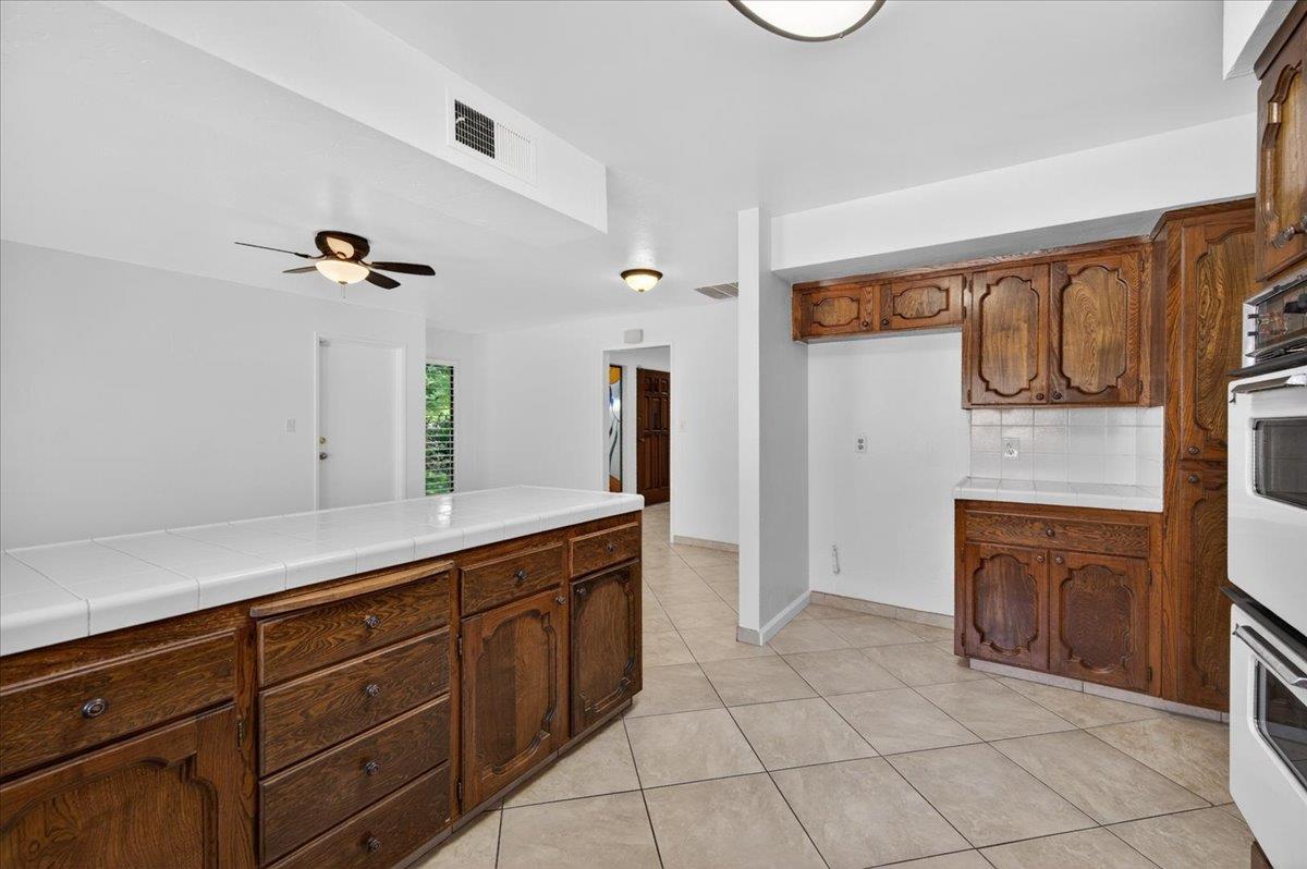 5564 N El Adobe Dr, Fresno, CA 93711