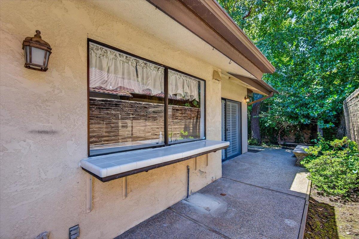 5564 N El Adobe Dr, Fresno, CA 93711