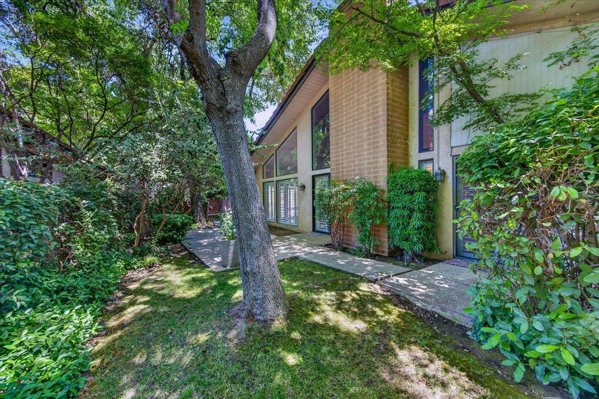 5564 N El Adobe Dr, Fresno, CA 93711