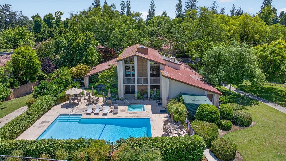 5564 N El Adobe Dr, Fresno, CA 93711