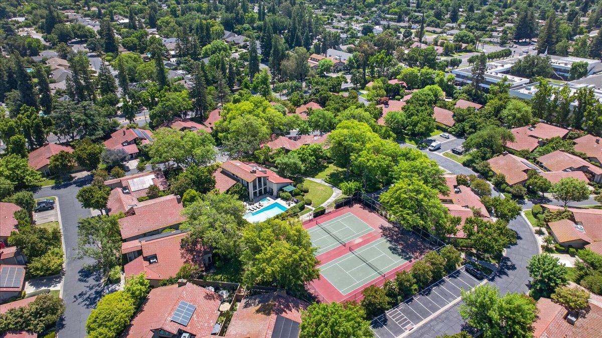 5564 N El Adobe Dr, Fresno, CA 93711
