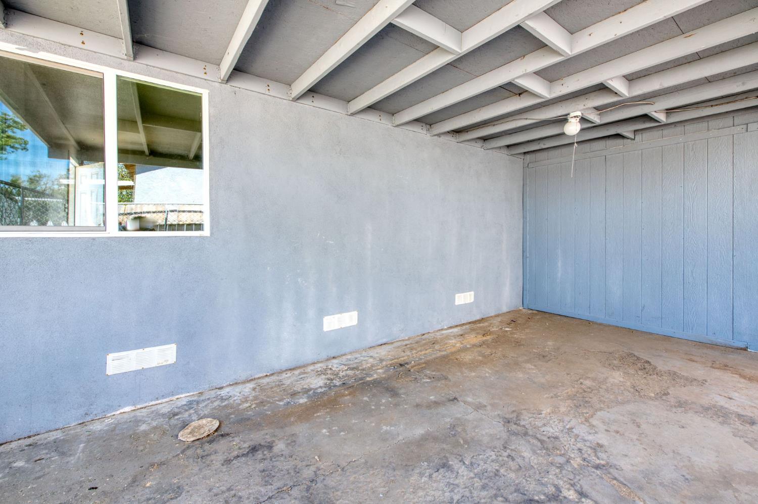 1017 E Vine Ave, Fresno, CA 93706