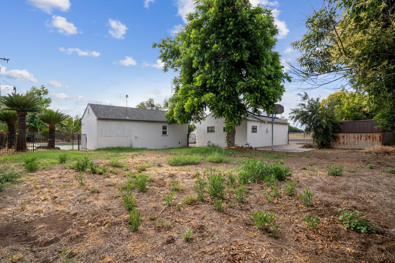 5012 E Belmont Ave, Fresno, CA 93727