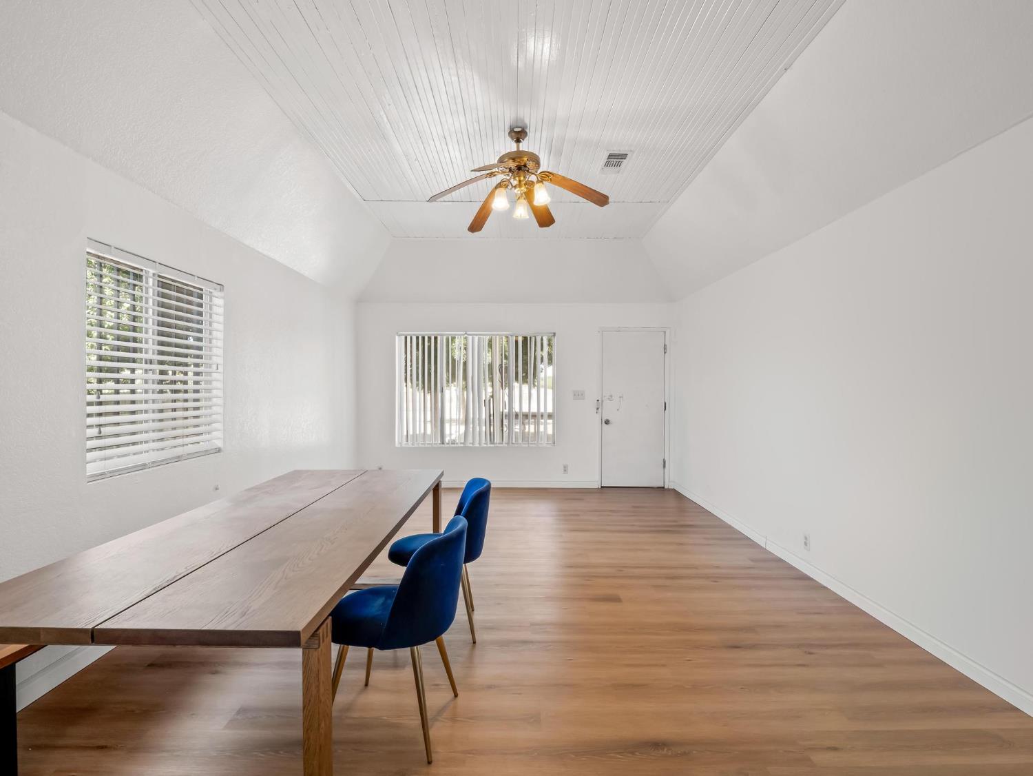 6072 S Maple Ave, Fresno, CA 93725