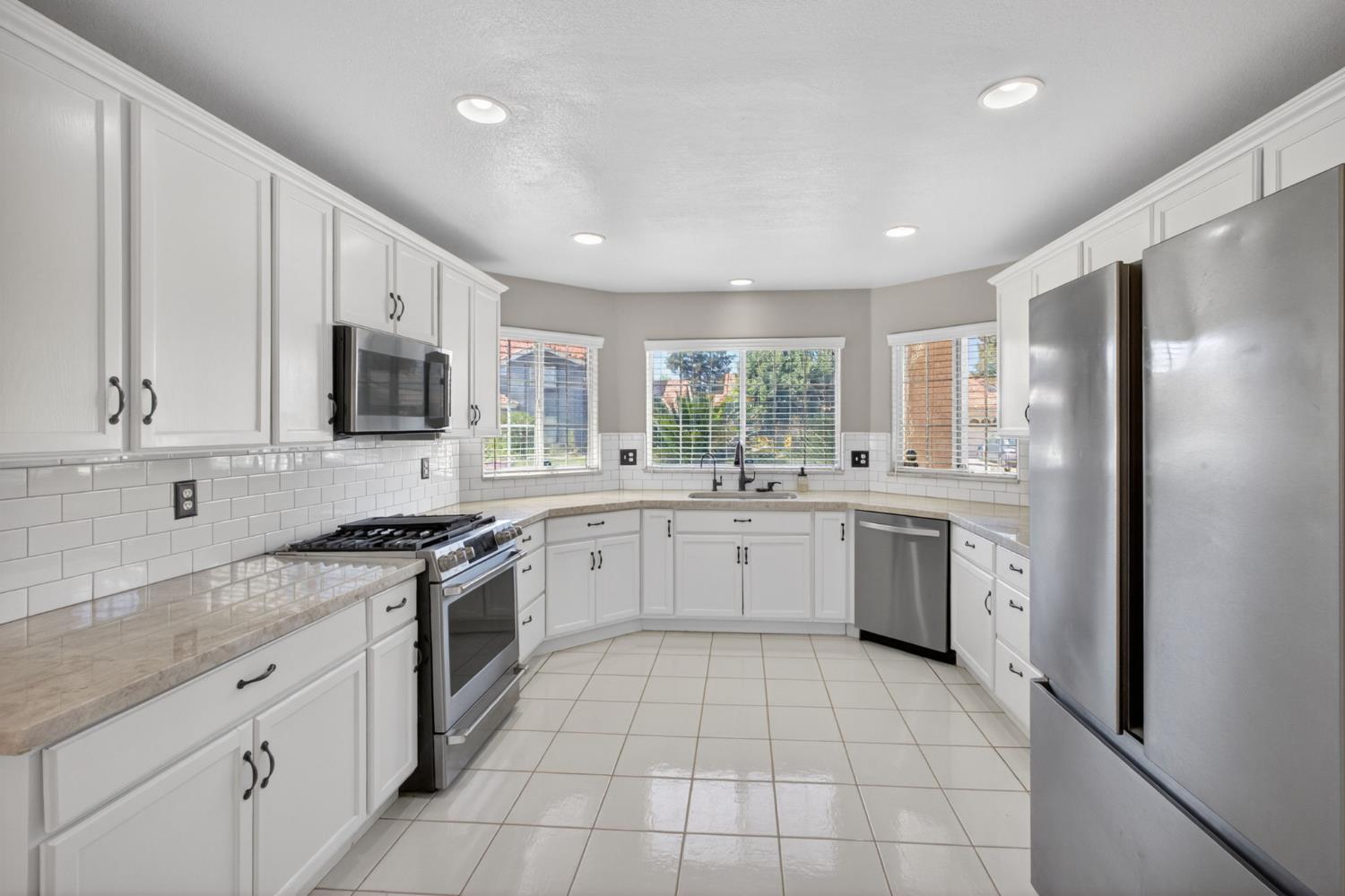 5577 W Paul Ave, Fresno, CA 93722