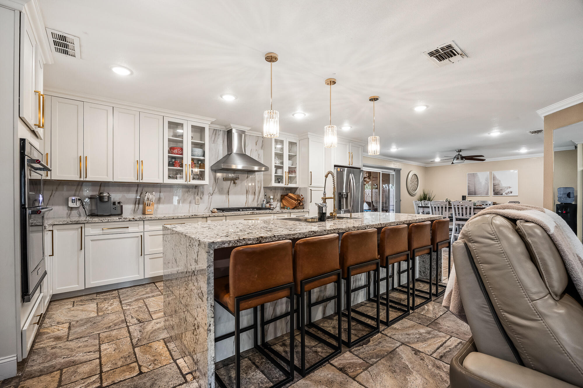 547 W Gettysburg Ave, Fresno, CA 93705