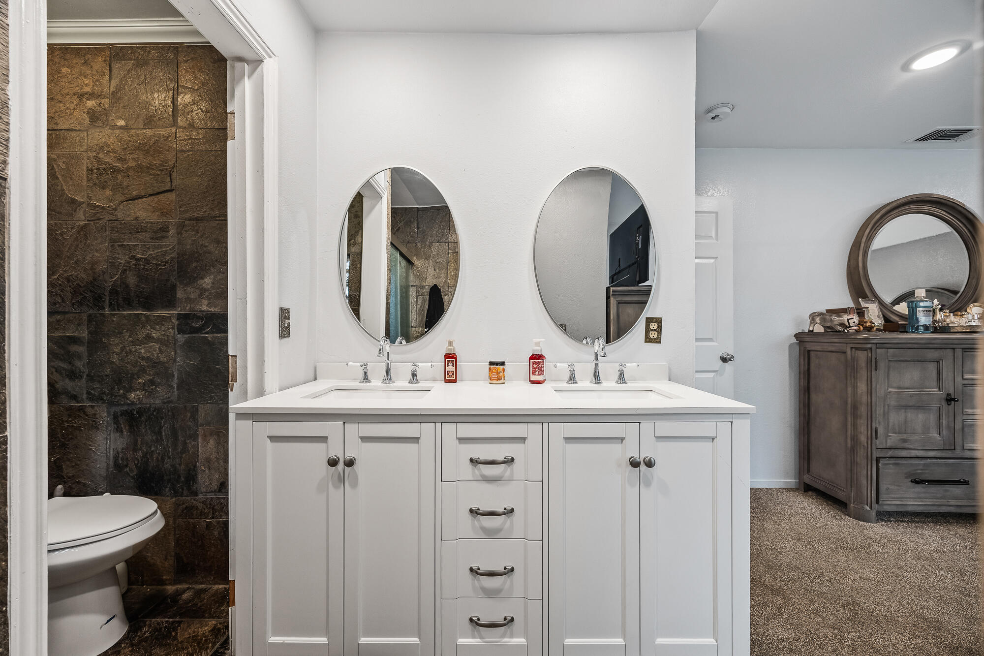 547 W Gettysburg Ave, Fresno, CA 93705