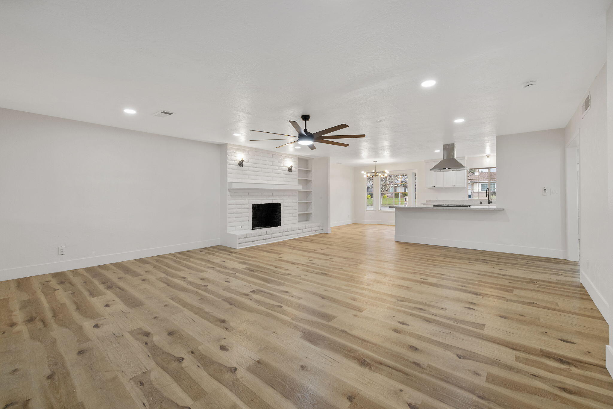 1359 W Millbrae Ave, Fresno, CA 93711