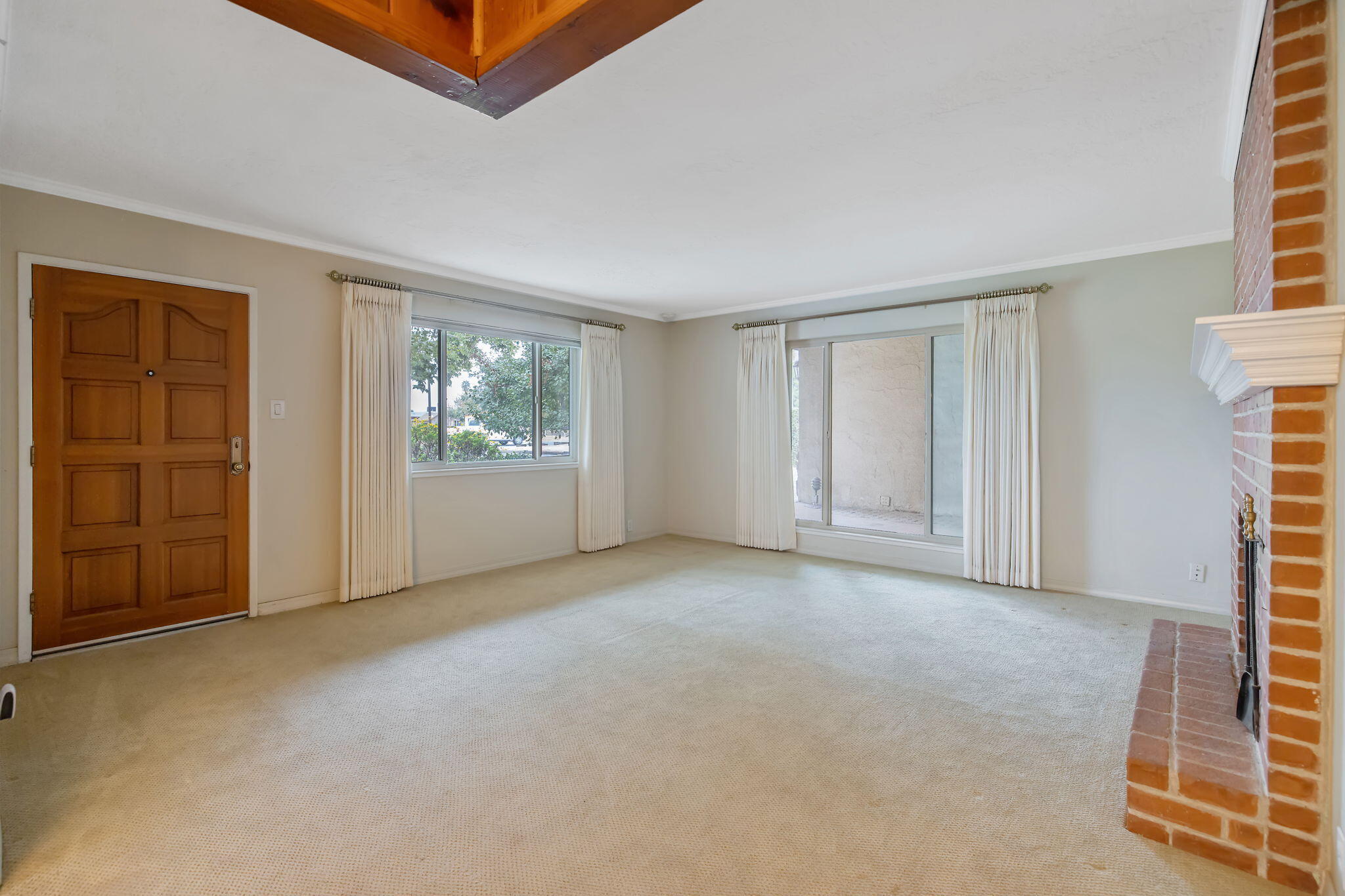 1714 N Blythe Ave, Fresno, CA 93722