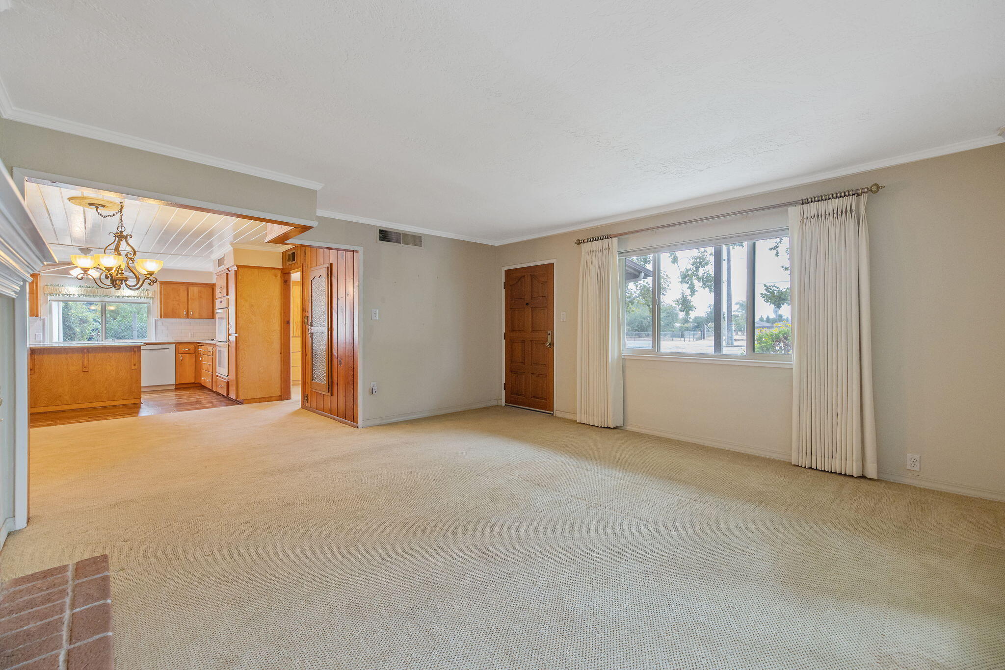 1714 N Blythe Ave, Fresno, CA 93722