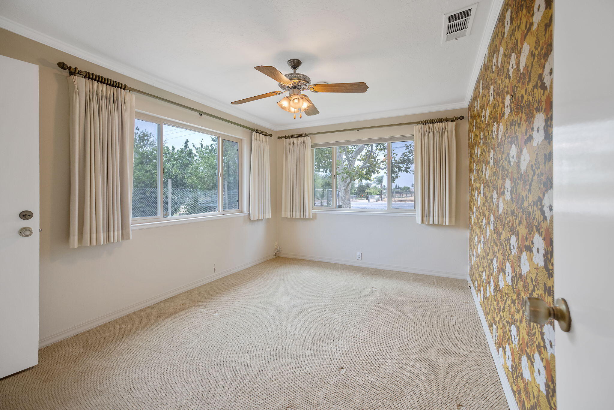 1714 N Blythe Ave, Fresno, CA 93722