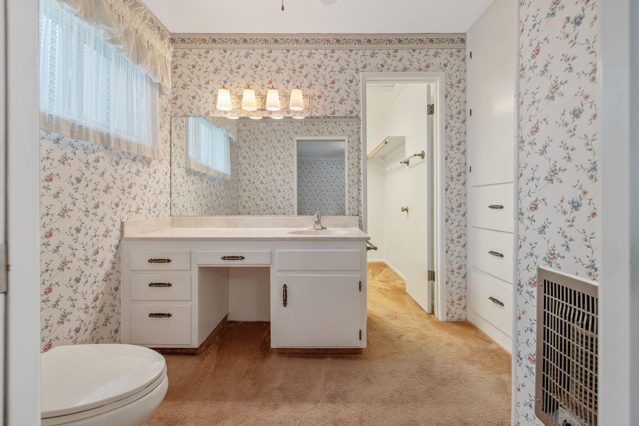 1714 N Blythe Ave, Fresno, CA 93722