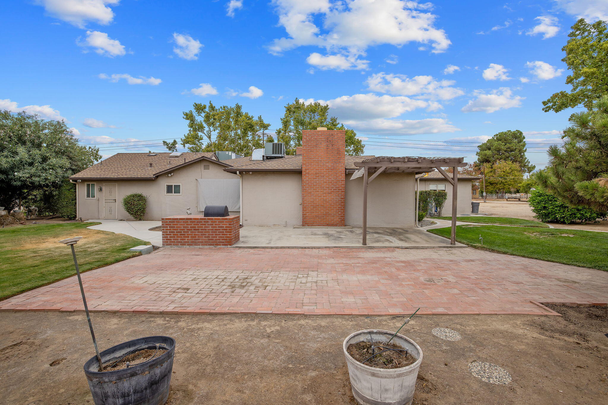 1714 N Blythe Ave, Fresno, CA 93722