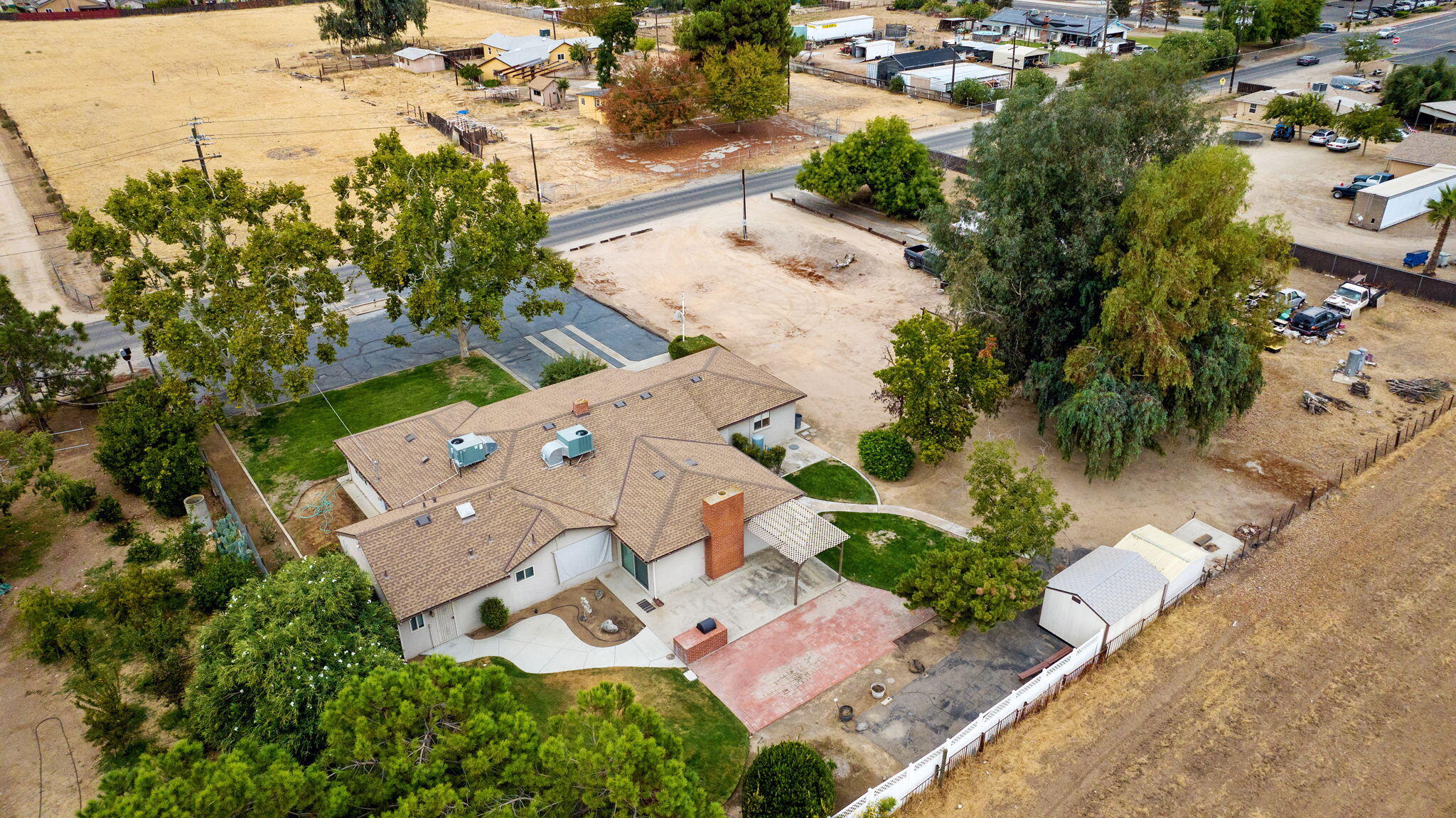 1714 N Blythe Ave, Fresno, CA 93722